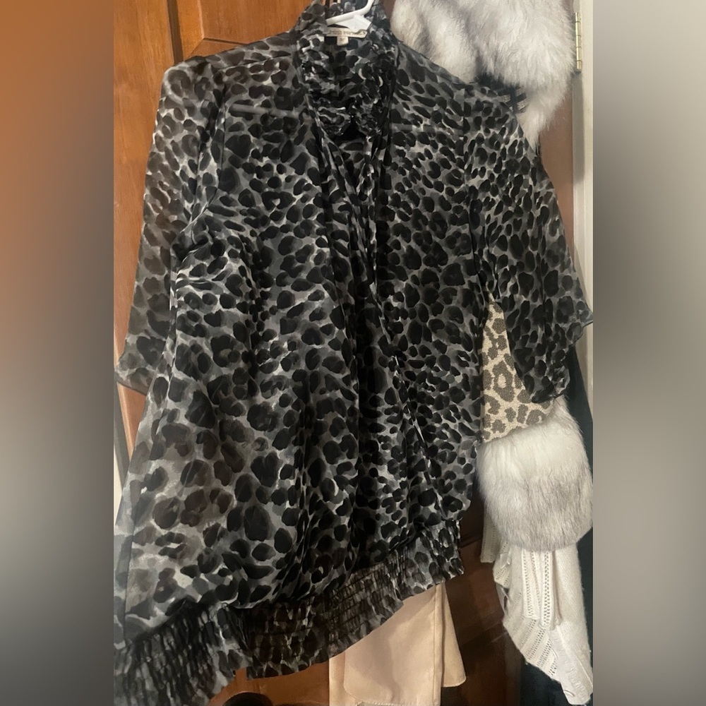 Almost Famous Sheer Black Leopard Print Open Blouse Faux Wrap Elastic Waist🖤 - Picture 7 of 7